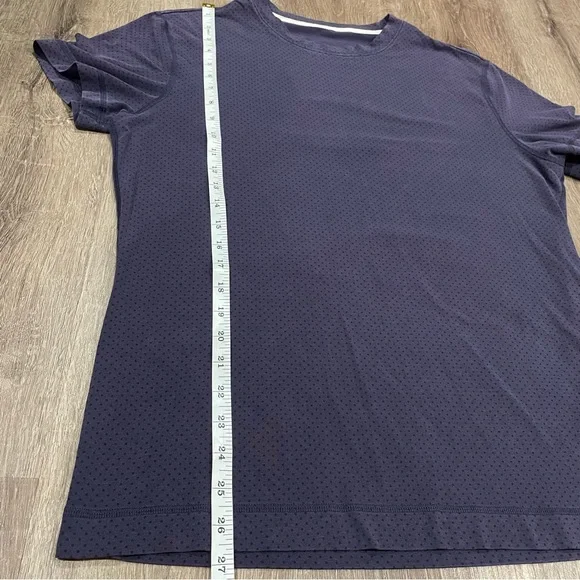 Lululemon Women’s Purple Black Polka Dot Short Sleeve Tee Shirt Size 10 or 12 - Picture 6 of 7